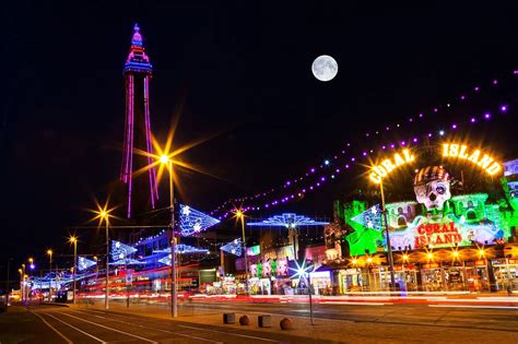 coach holidays to blackpool illuminations.